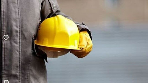 کارگران پای کار بودند، حالا وقت حمایت دولت از آنهاست