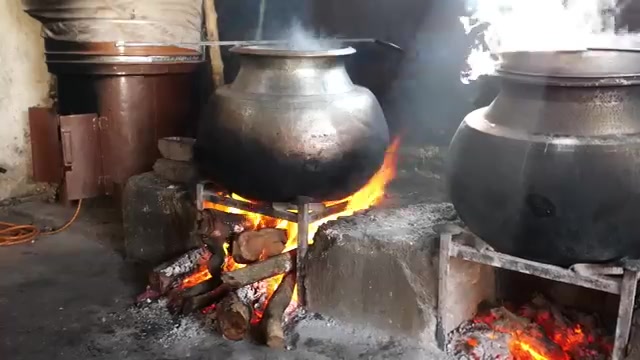 غذای خیابانی در پاکستان؛ پخت چلو گوشت در پیشاور