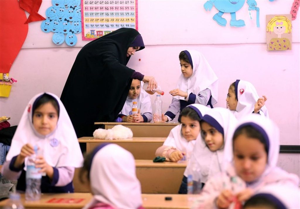 آخرین خبر از استخدام معلمان و فرهنگیان مجرد در آموزش و پرورش!