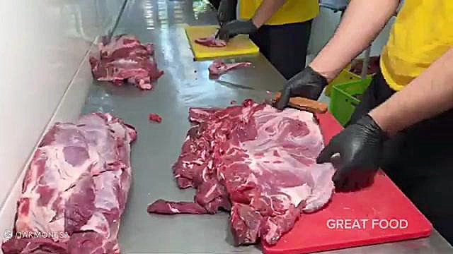 غذای خیابانی در ازبکستان / پخت واویشکای گوشت به سبک آشپزهای مشهور