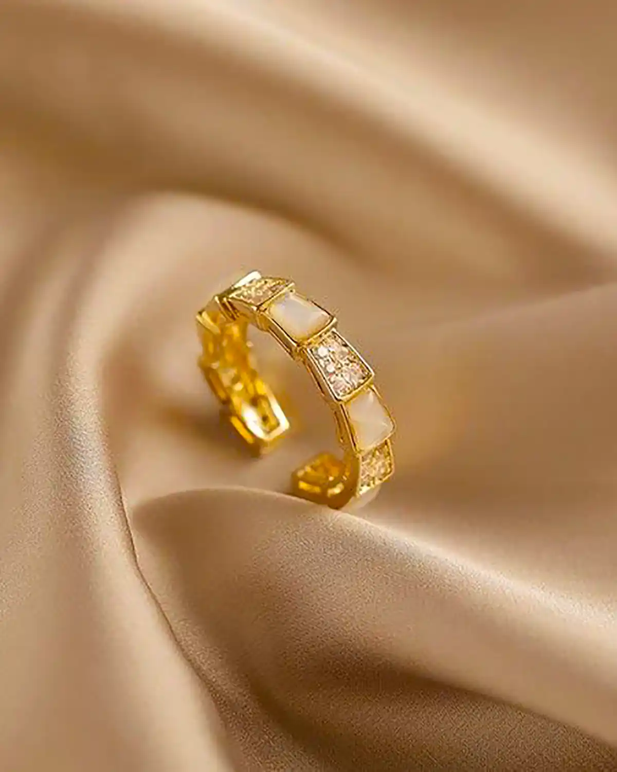 انگشتر خاص و زیبا زنانه