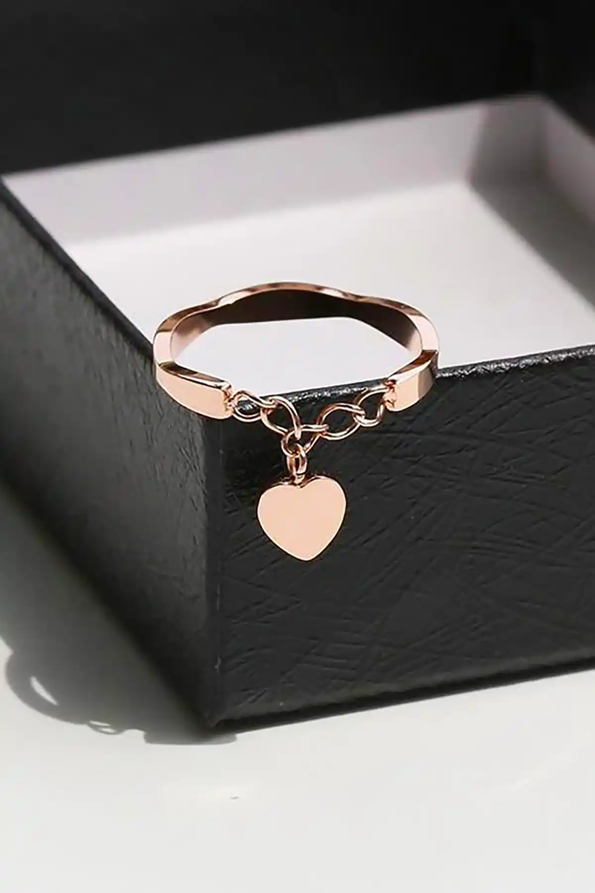 انگشتر خاص و زیبا زنانه