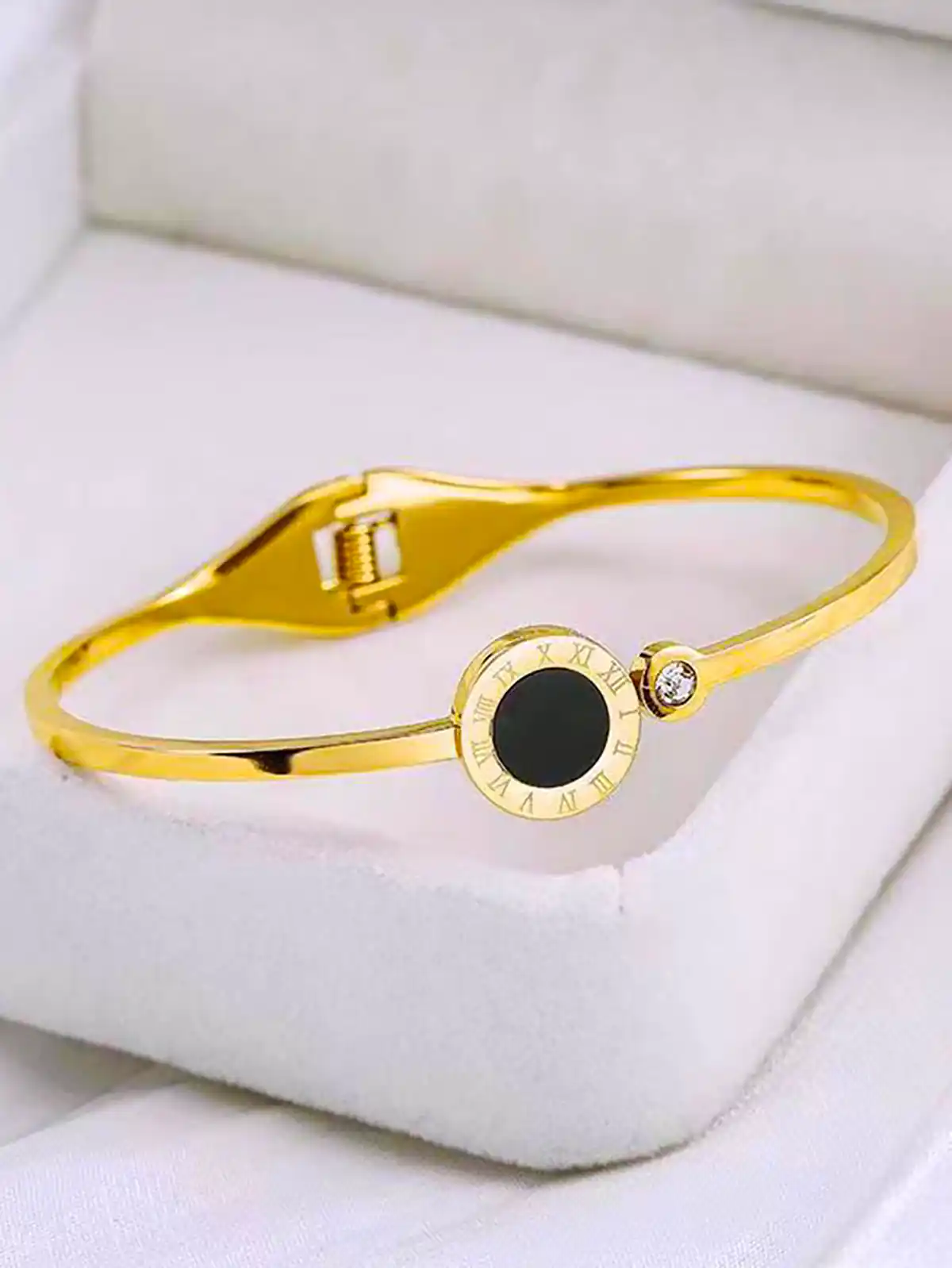 بنگل شیک طلا زنانه