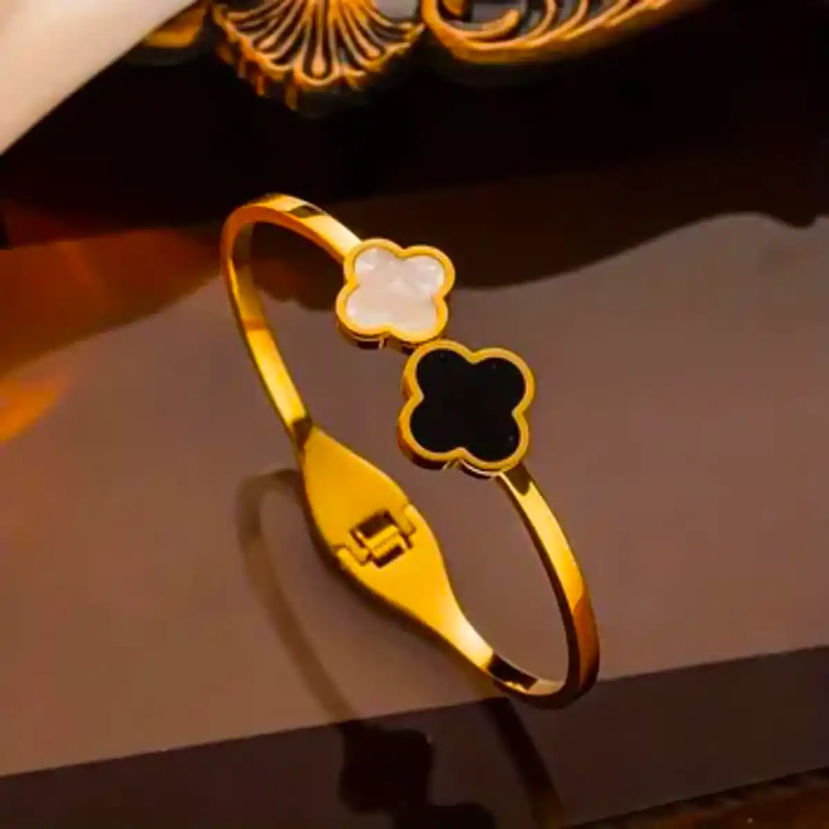 بنگل شیک طلا زنانه