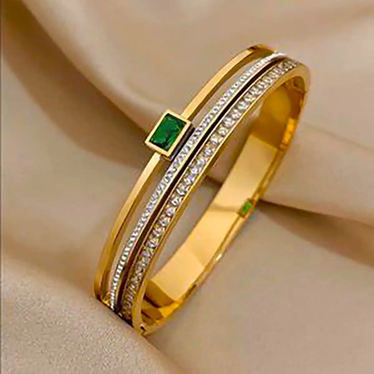 بنگل شیک طلا زنانه