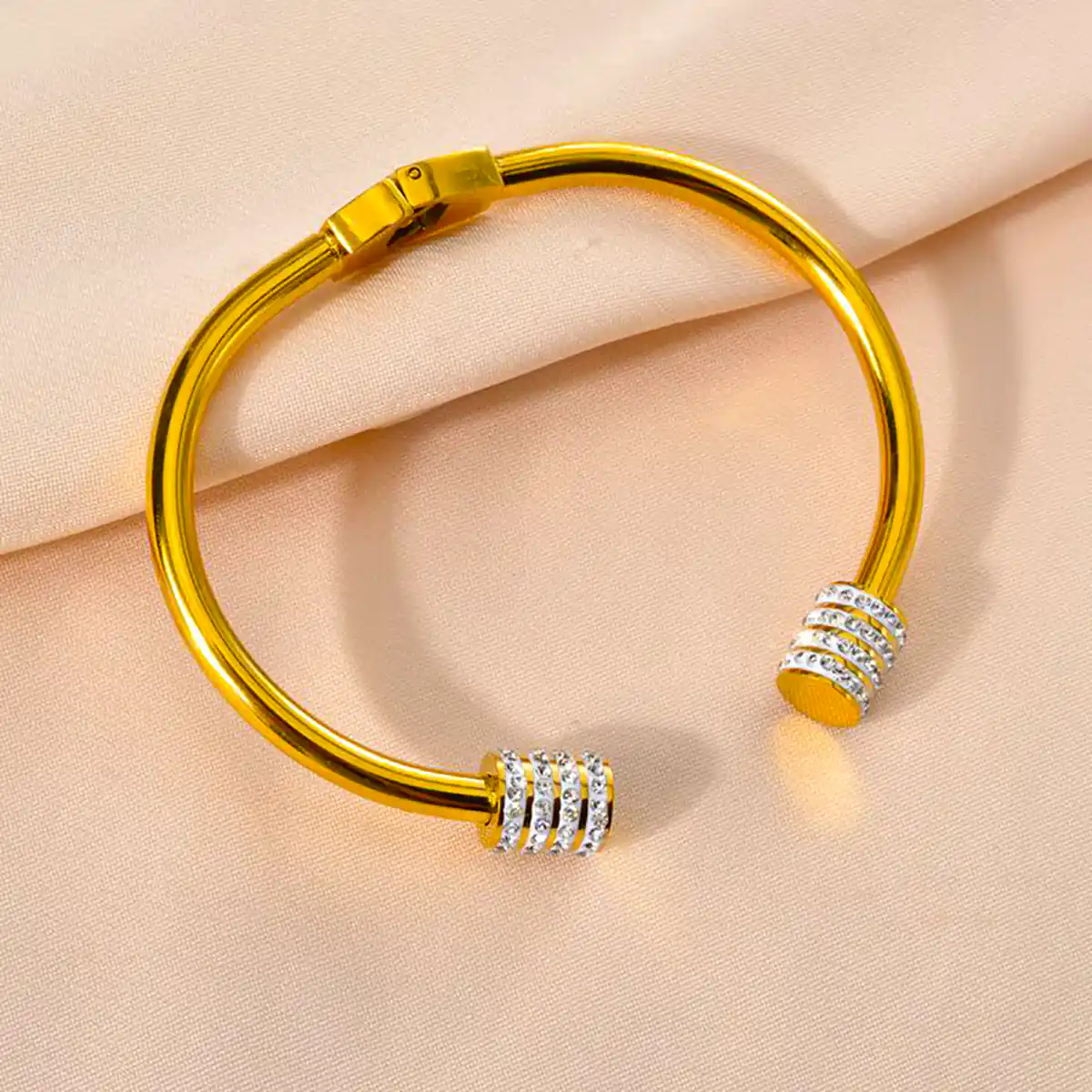 بنگل شیک طلا زنانه