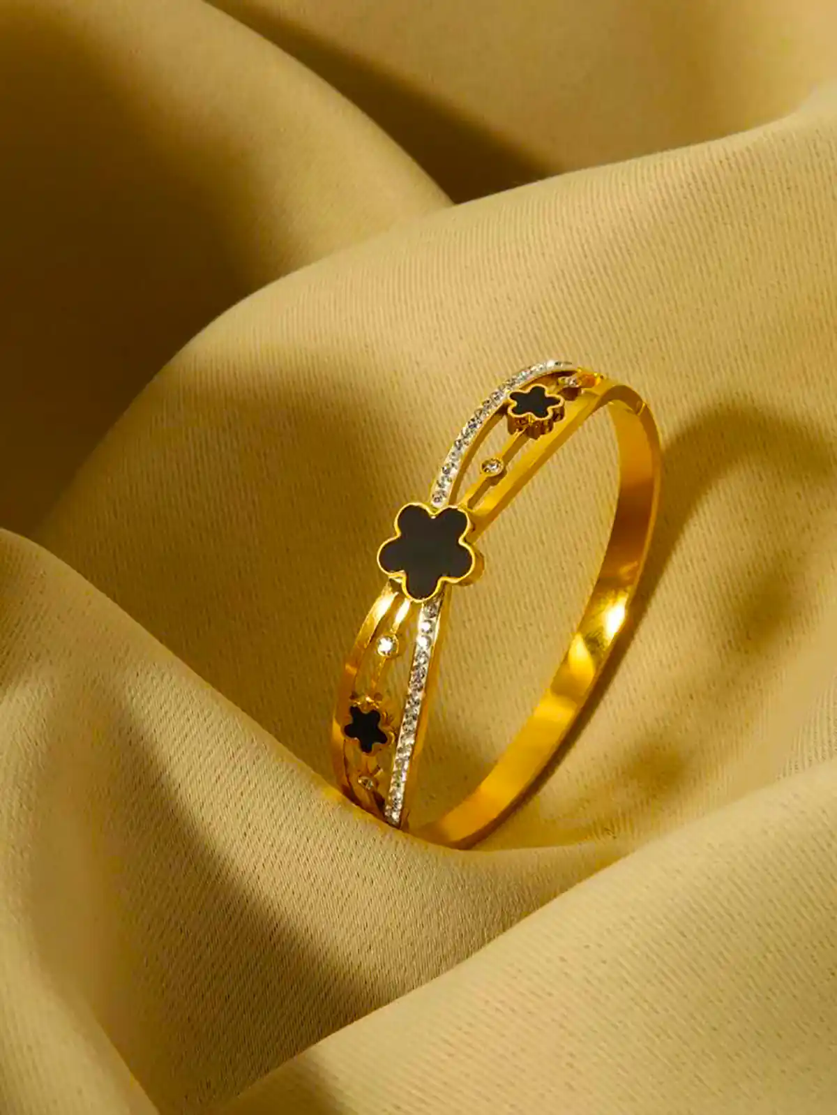 بنگل طلا شیک دخترانه