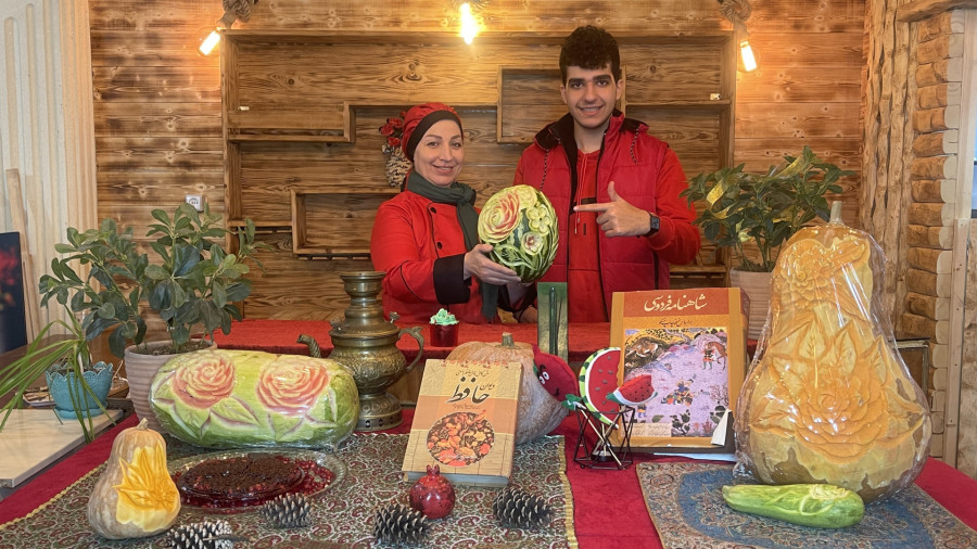 آموزش حکاکی هندوانه شب یلدا با ولاگ مدرسه آشپزی نزدیک شب چله!