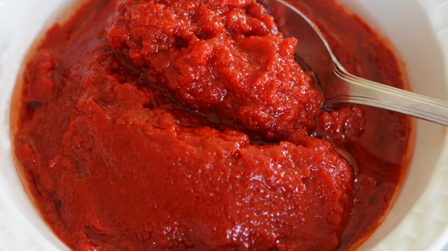 طرز تهیه رب گوجه فرنگی غلیظ و خوشرنگ خانگی و نکات مهم