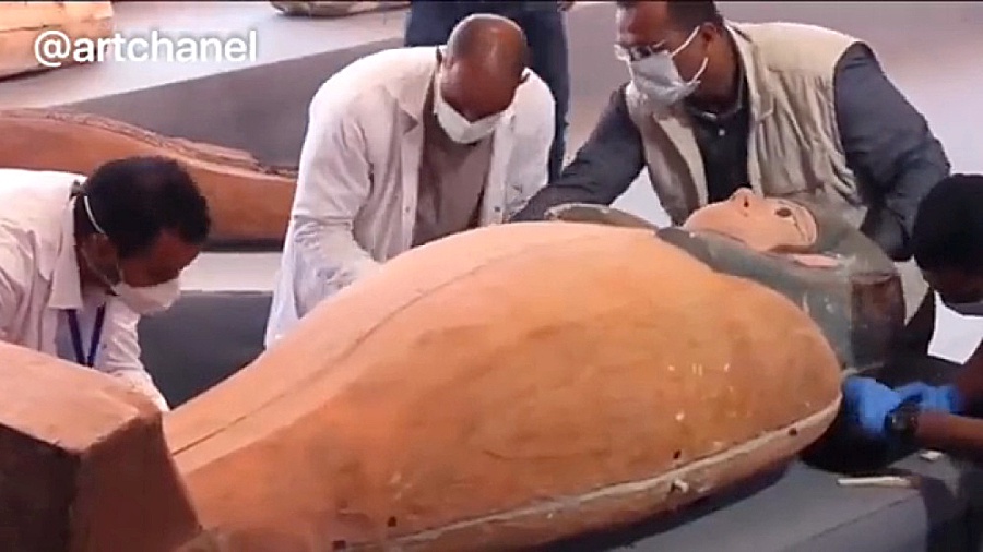 لحظه‌ی بازکردن تابوت تازه‌کشف‌شده‌‌ای از مصر باستان