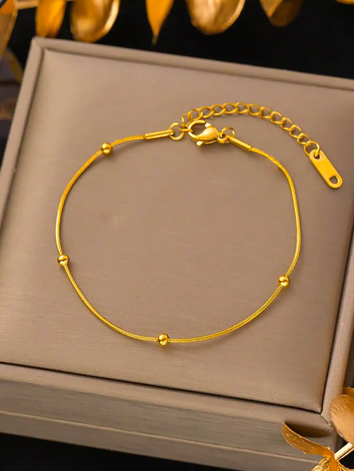 دستبند طلا شیک زنانه