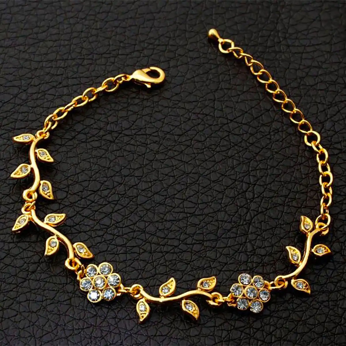 دستبند طلا شیک زنانه