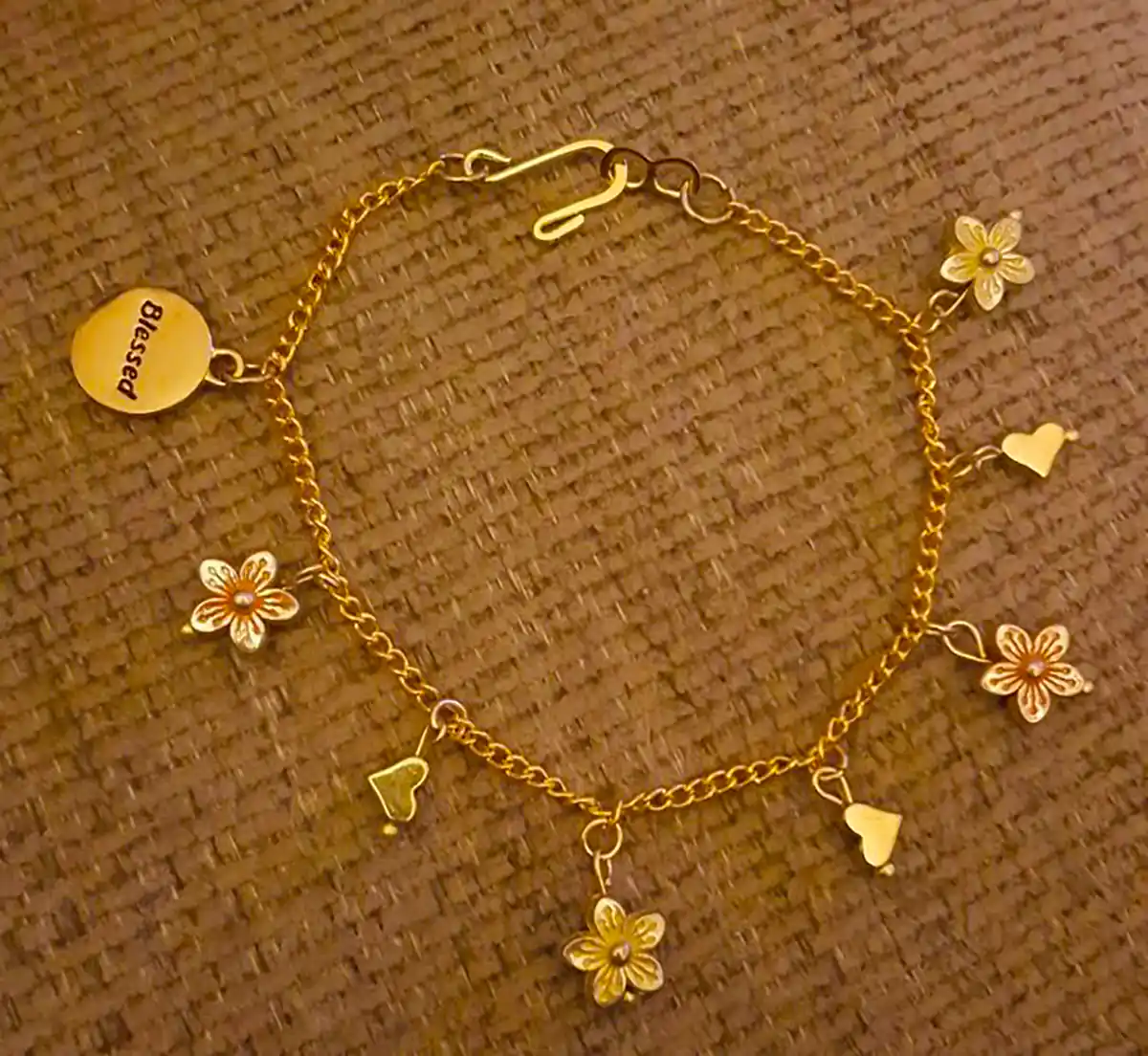 دستبند طلا شیک زنانه