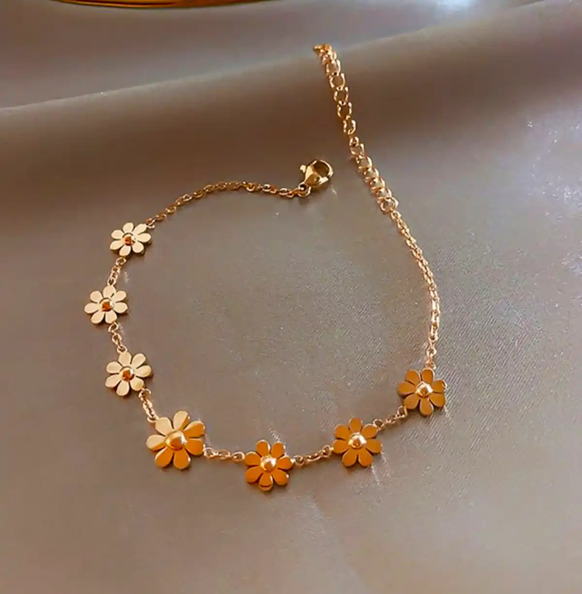 دستبند طلا شیک زنانه