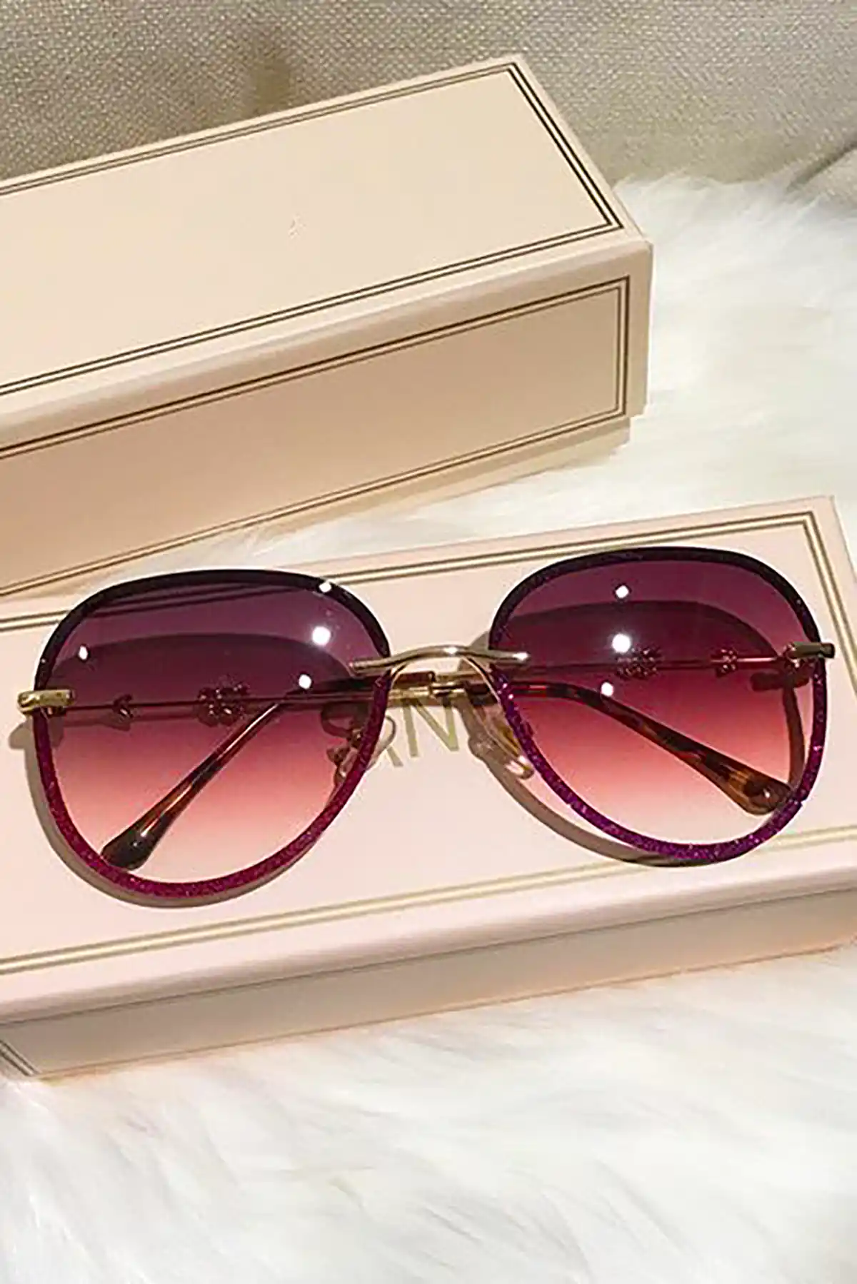 عینک آفتابی با کلاس ترند