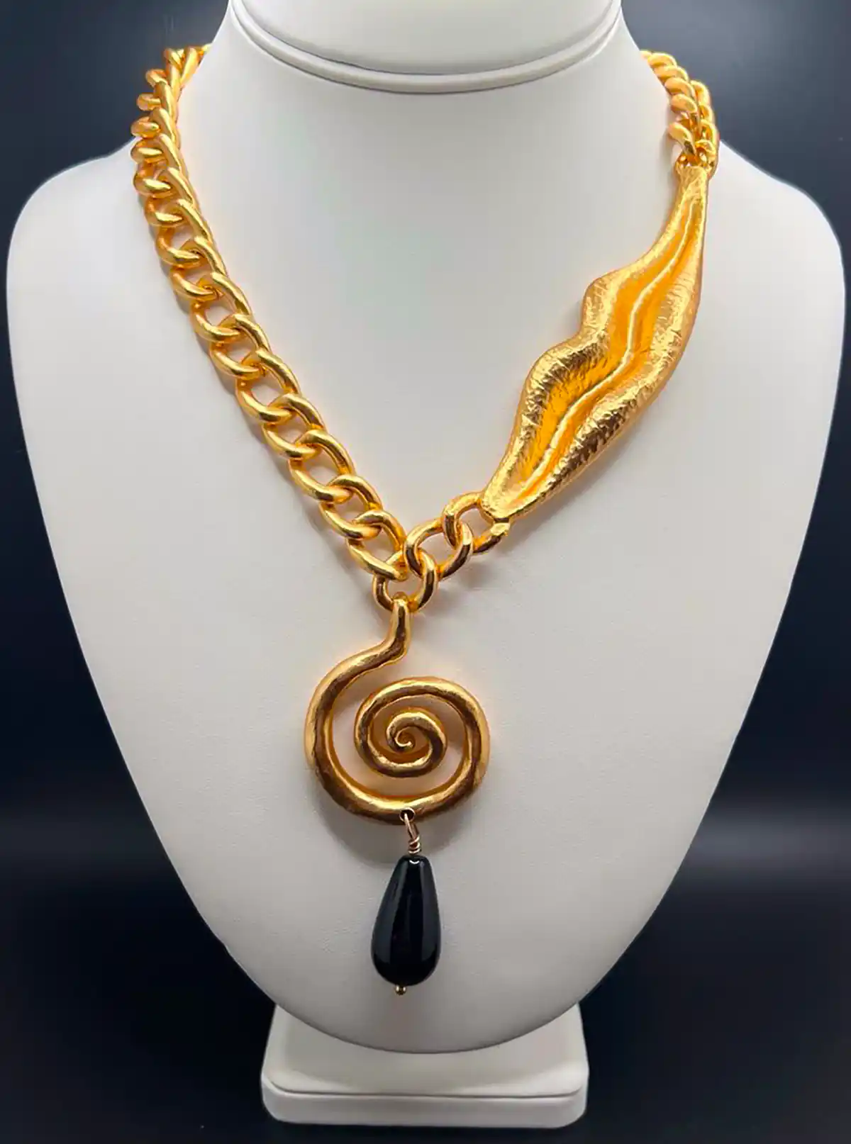 گردنی نمادار طلا شیک