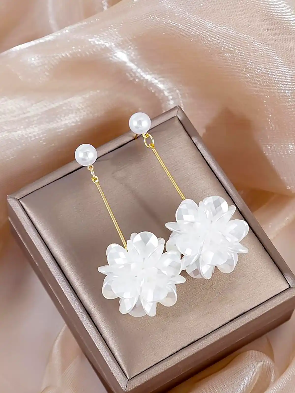 گوشواره آویزی زیبا و جدید