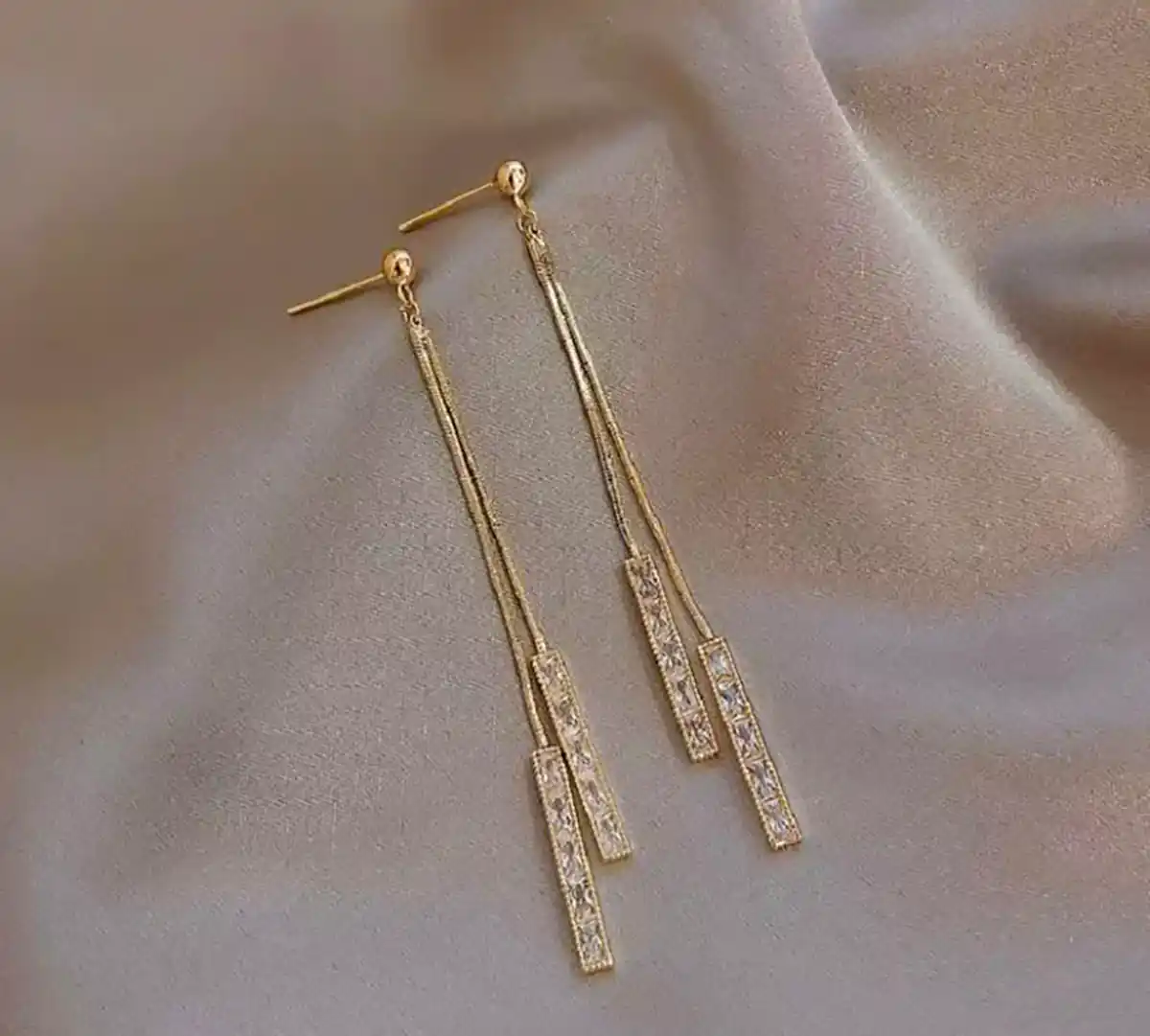 گوشواره آویزی زیبا و جدید