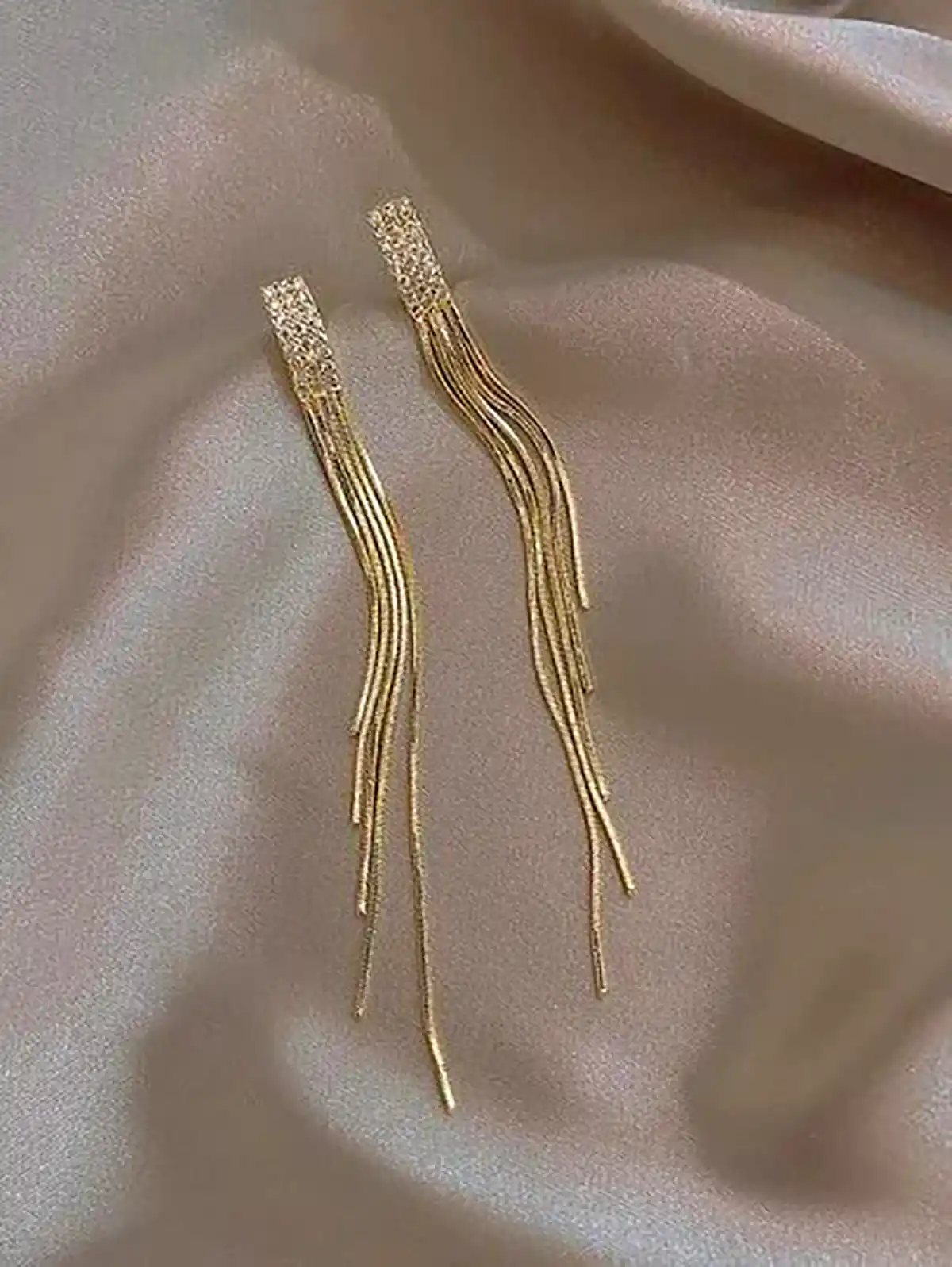 گوشواره آویزی زیبا و جدید