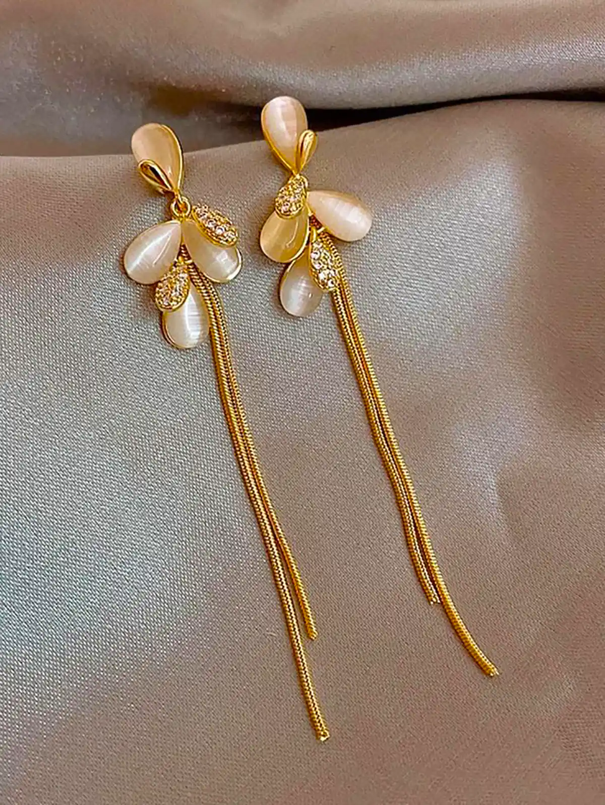 گوشواره آویزی زیبا و جدید