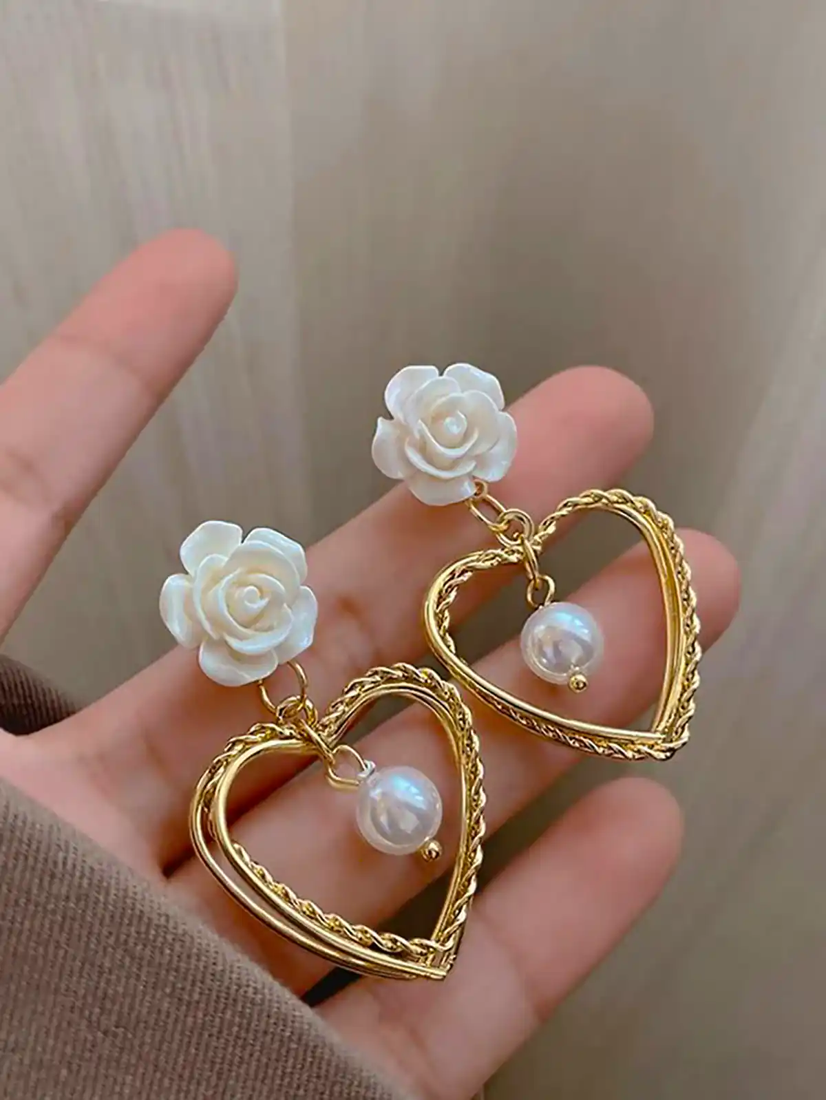 گوشواره فانتزی زیبا و ترند