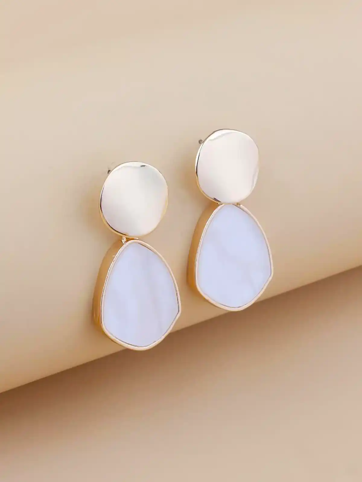 گوشواره زیبا و باکلاس زنانه