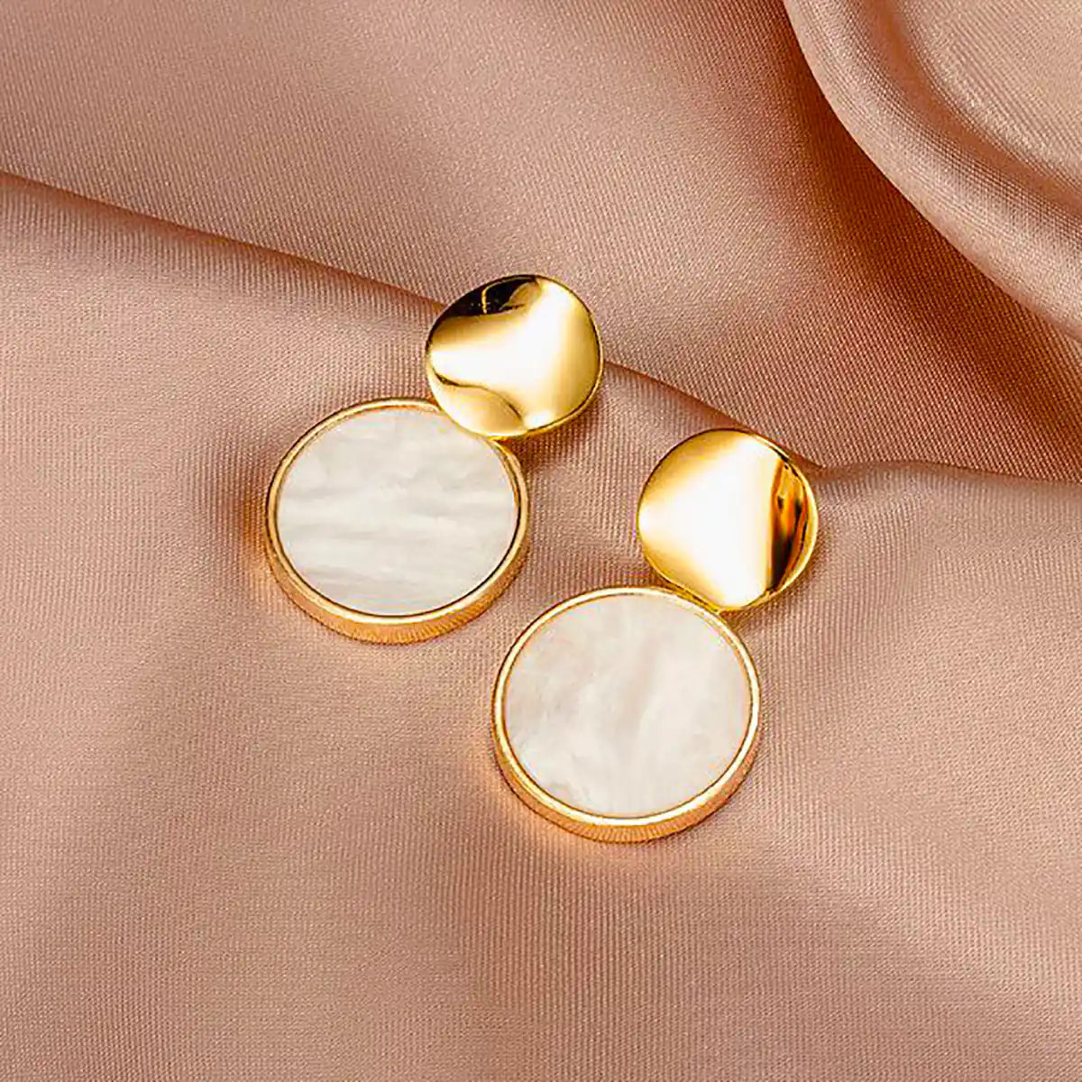 گوشواره زیبا و باکلاس زنانه