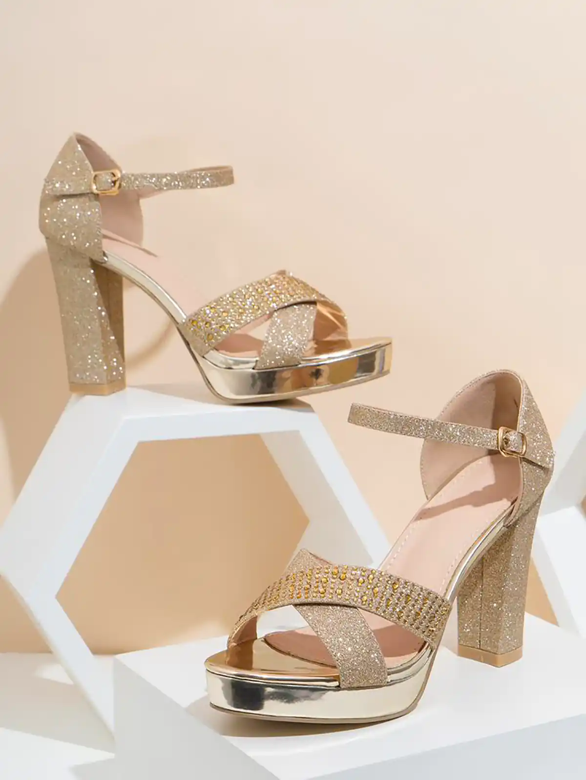 کفش پاشنه دار زیبا و خاص