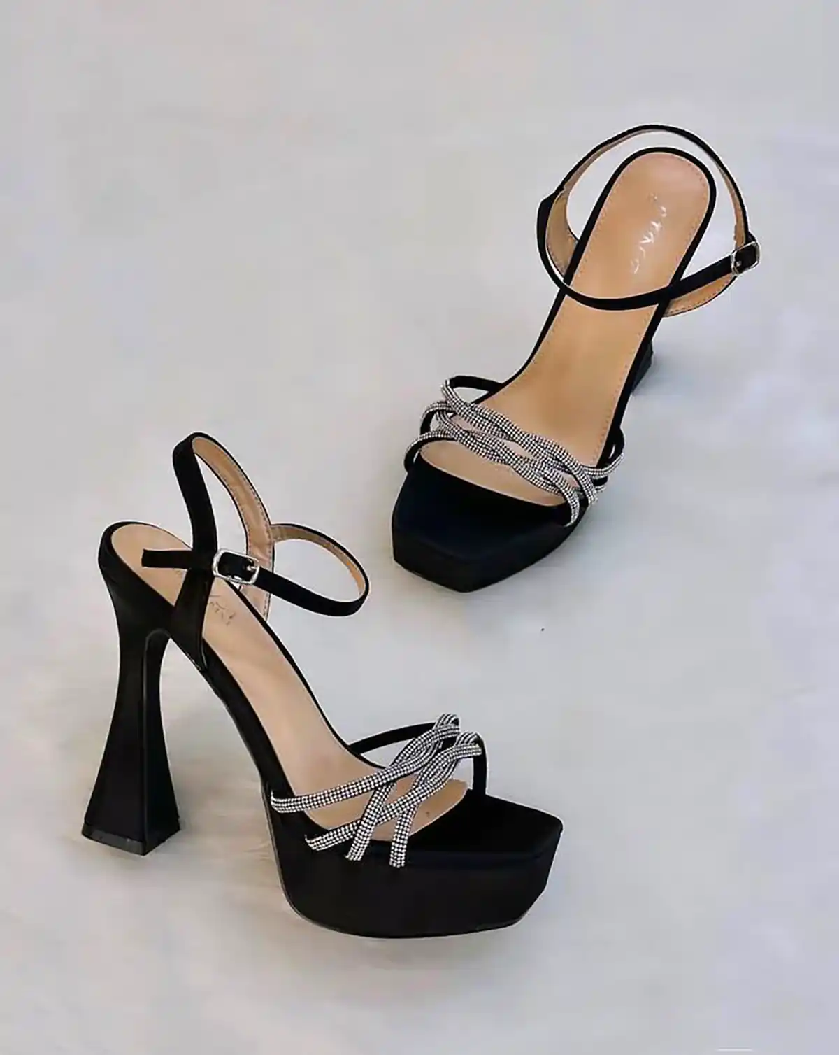 کفش پاشنه دار زیبا و خاص