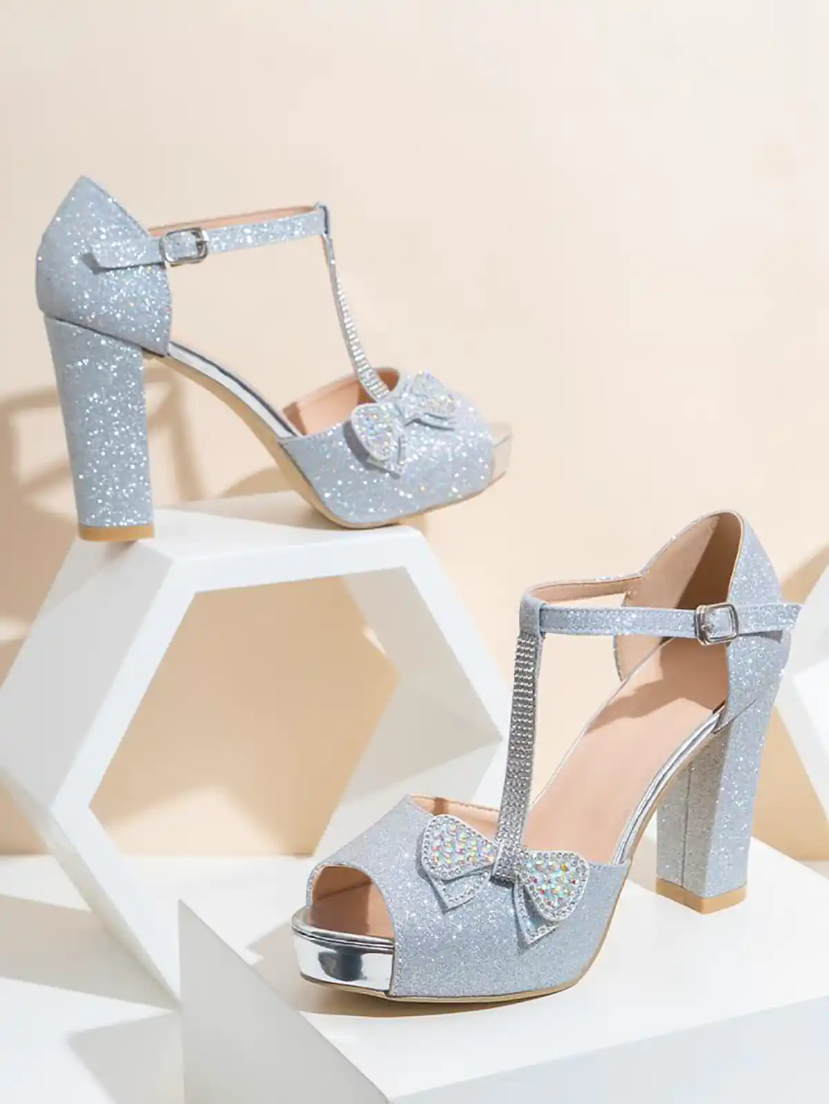 کفش پاشنه دار زیبا و خاص