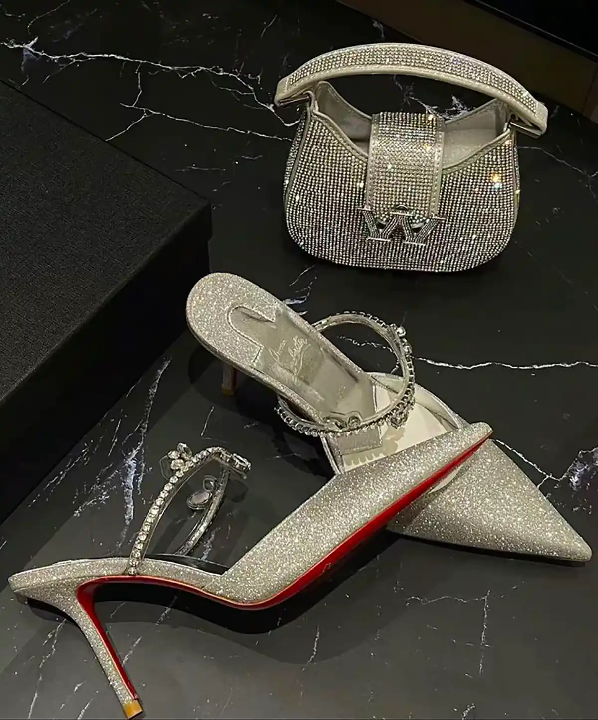 کفش پاشنه دار براق زیبا