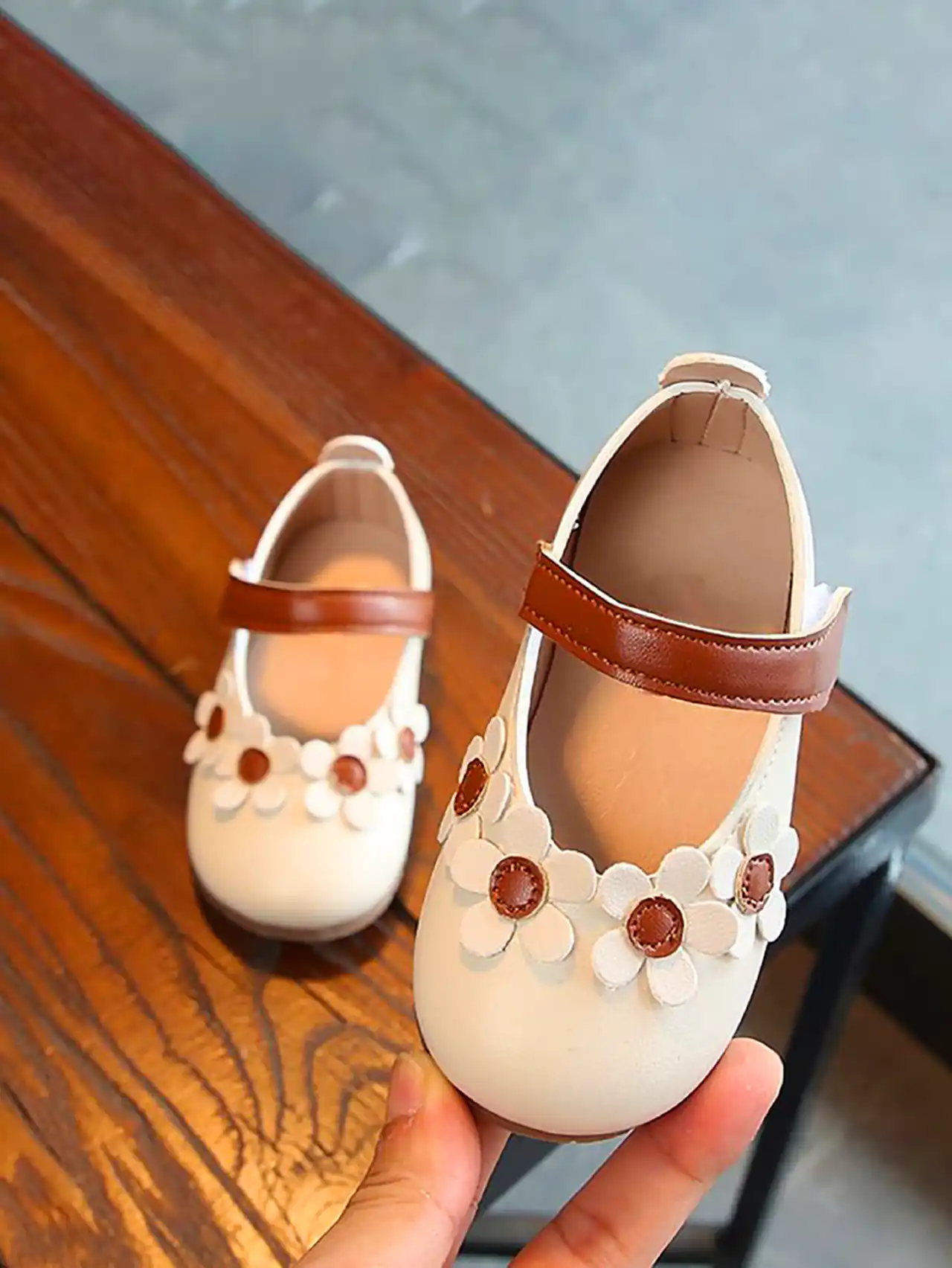 کفش ترند و شیک بچه گانه