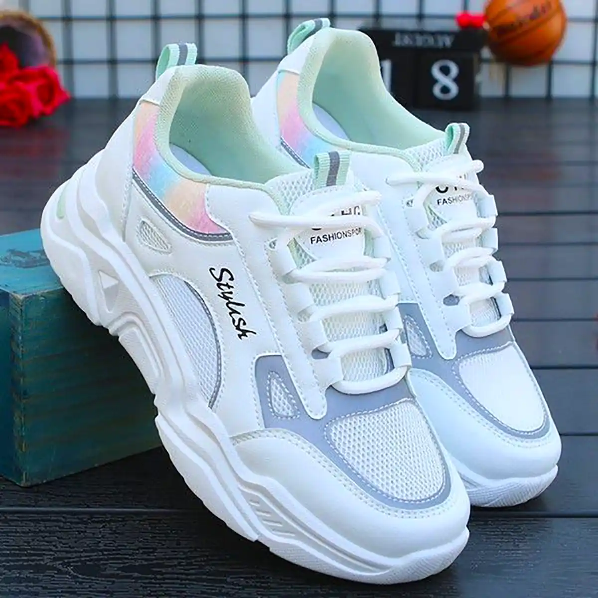 کتونی سفید شیک و راحت