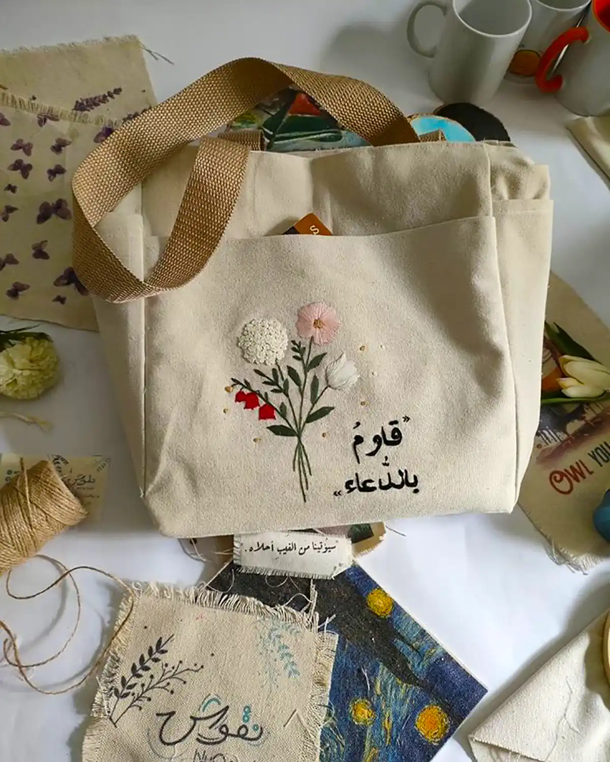 کیف پارچه ای گلدوزی شده زیبا