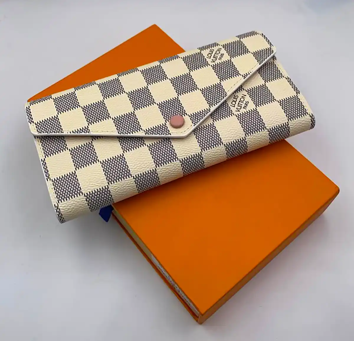 کیف پول کاربردی و شیک زنانه