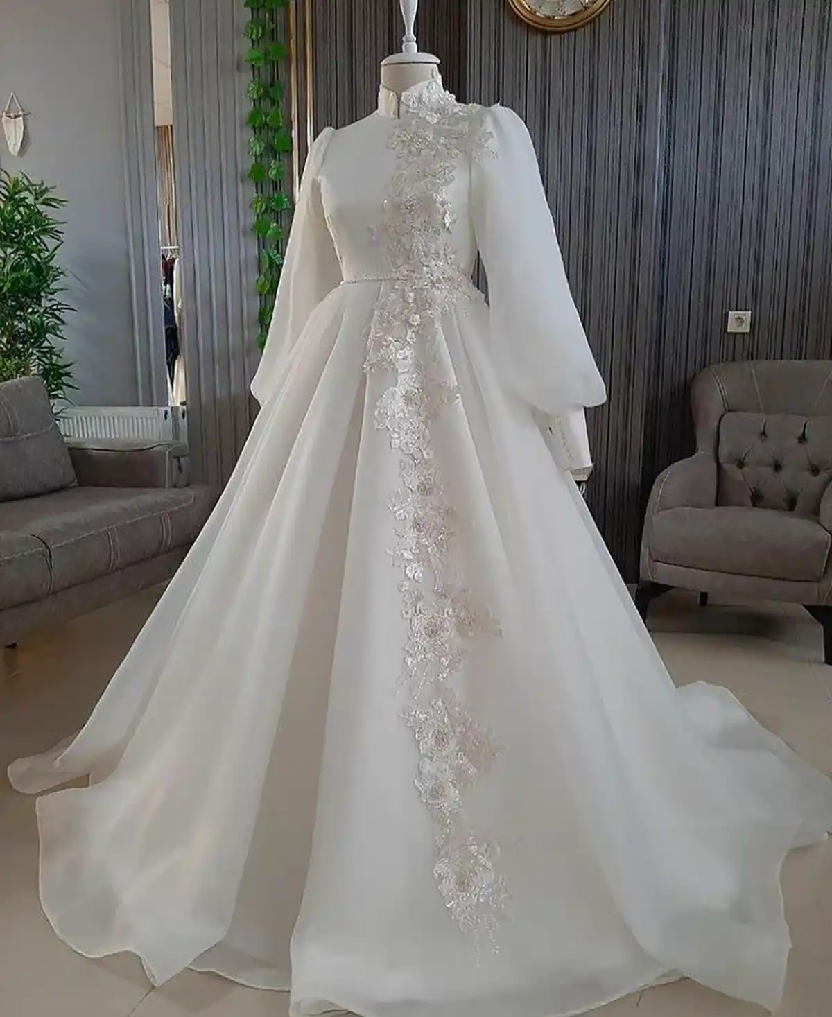 لباس عروس ساده و آستین دار