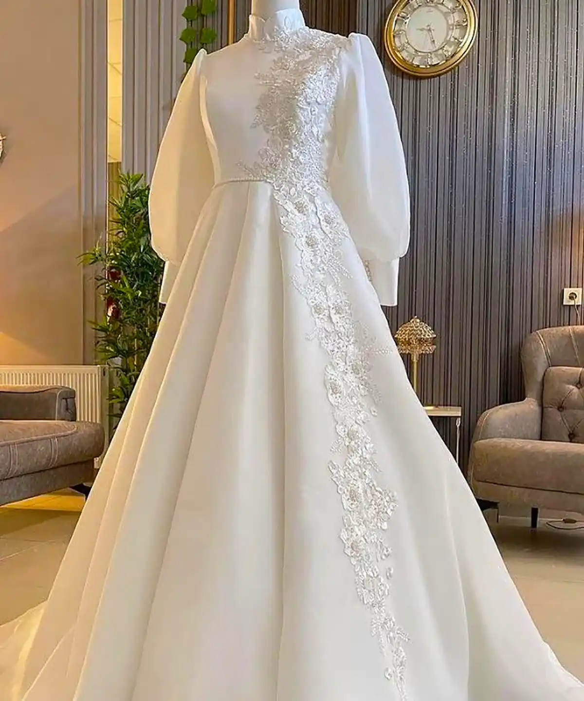 لباس عروس ساده و آستین دار