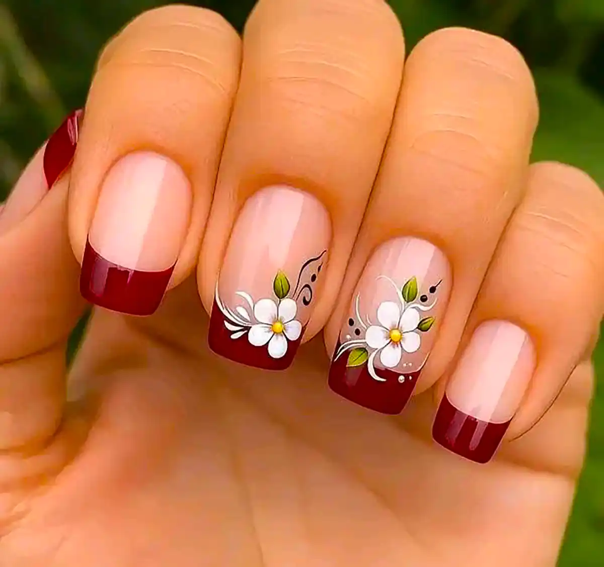 مدل ناخن فرنچ قرمز