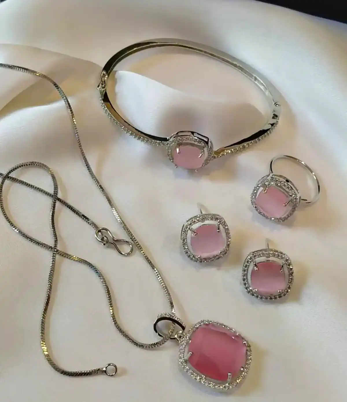 نیم ست سنگی طلا