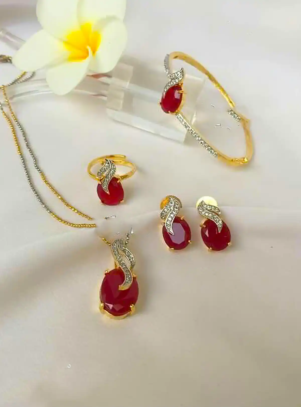 نیم ست سنگی طلا