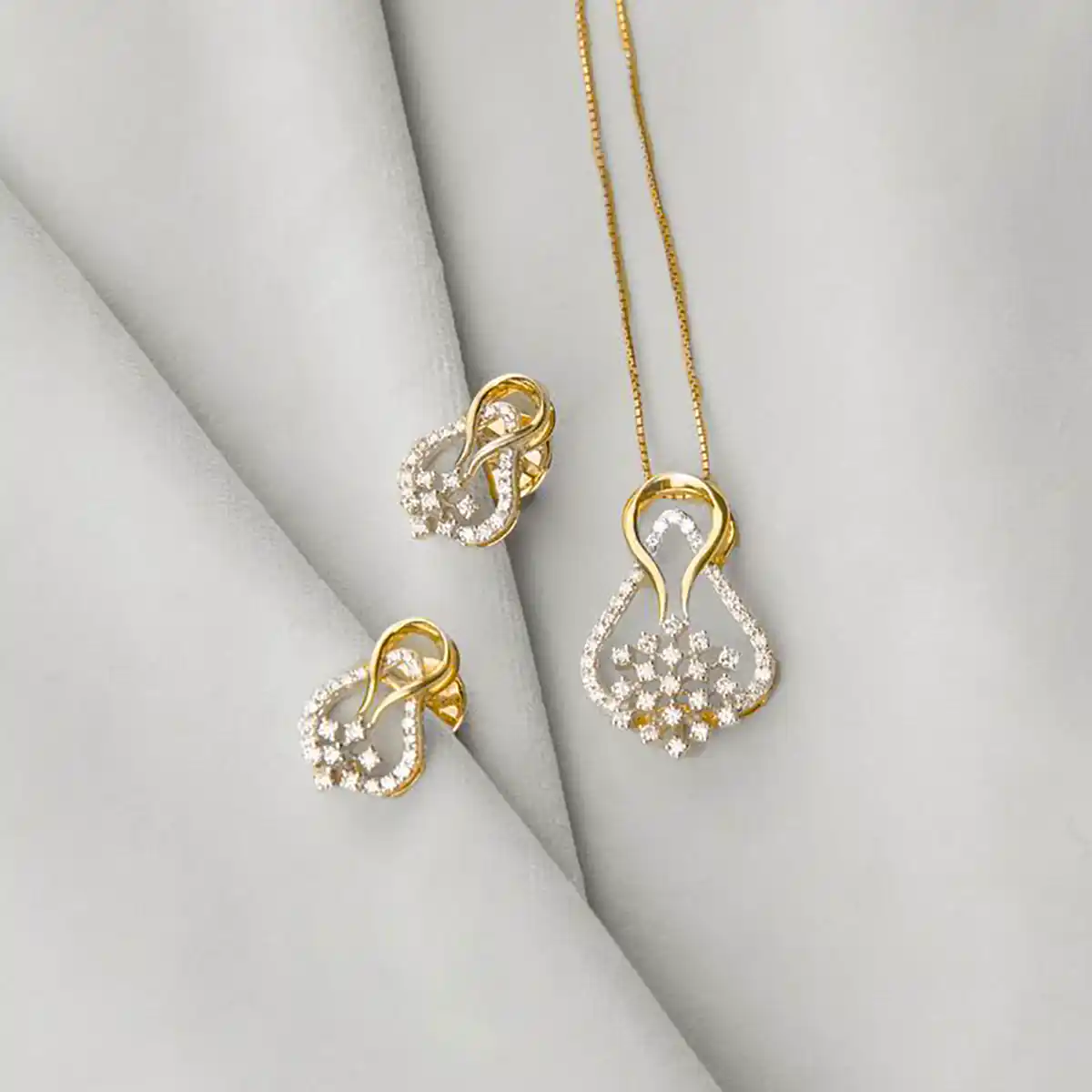 نیم ست طلا نمادار زنانه