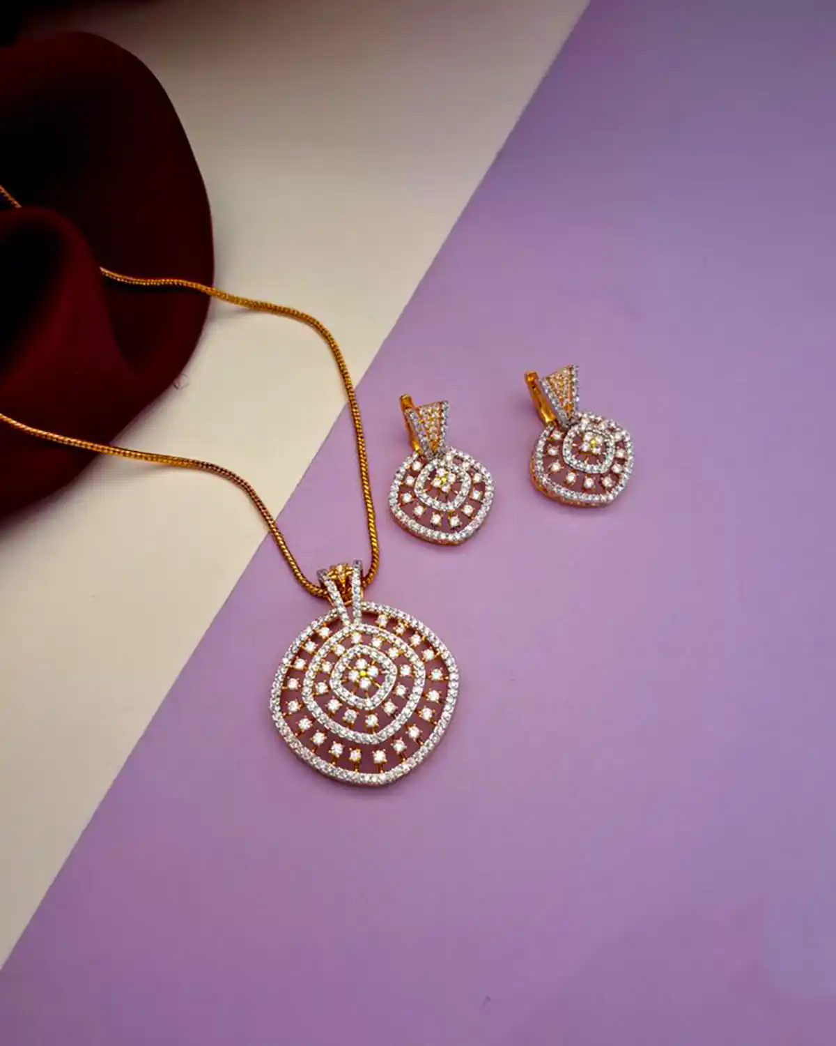 نیم ست طلا نمادار زنانه