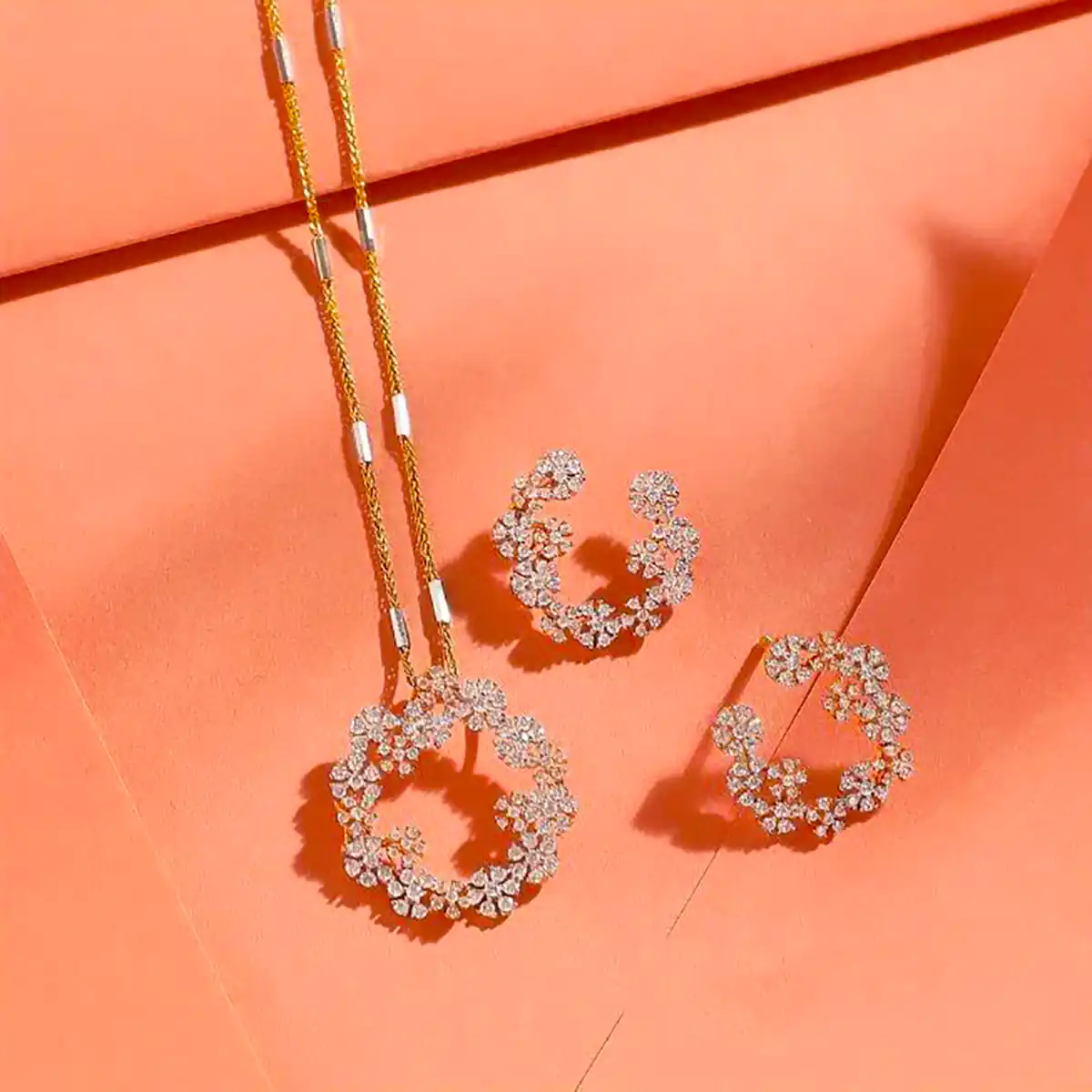 نیم ست طلا نمادار زنانه