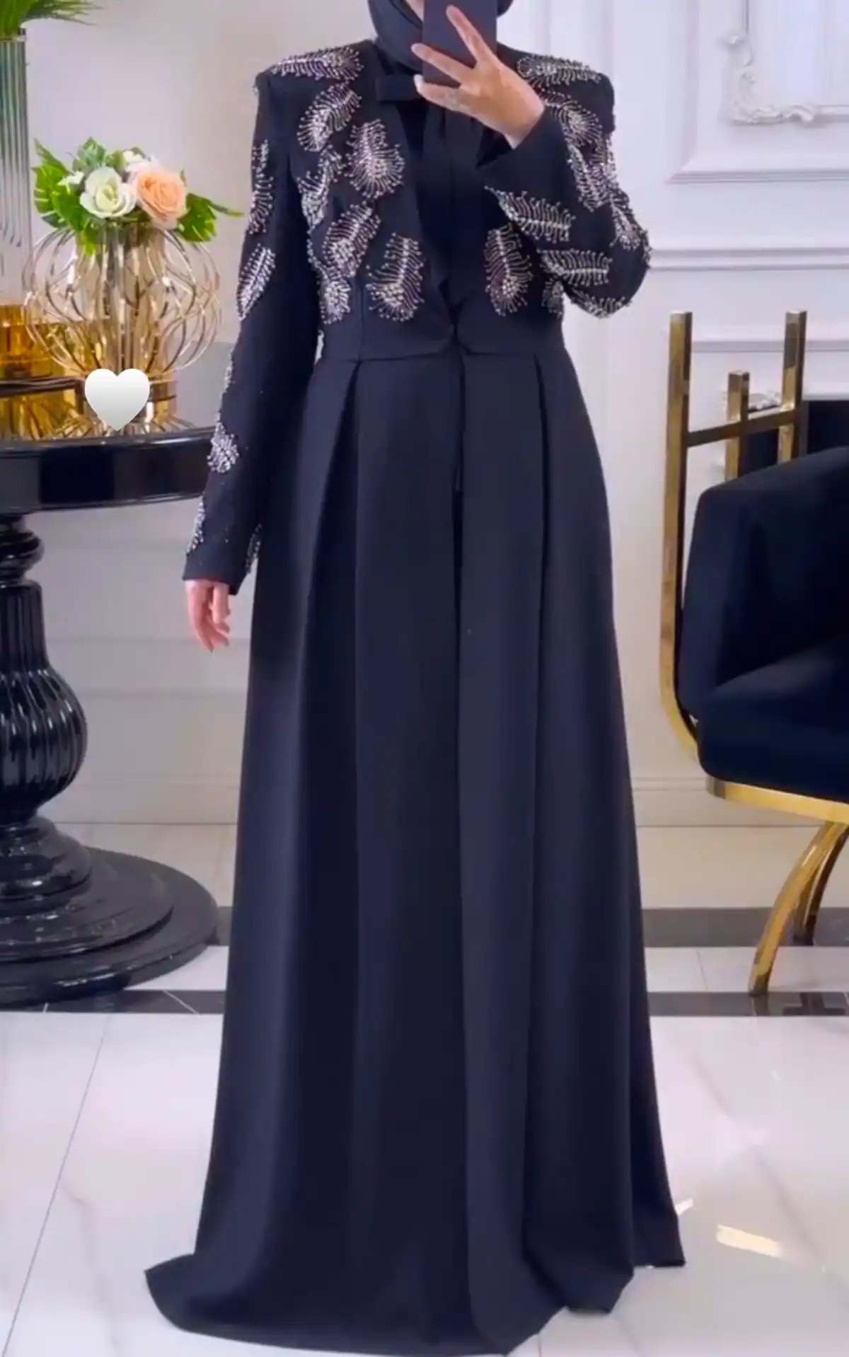 پیراهن ساده و بلند زنانه