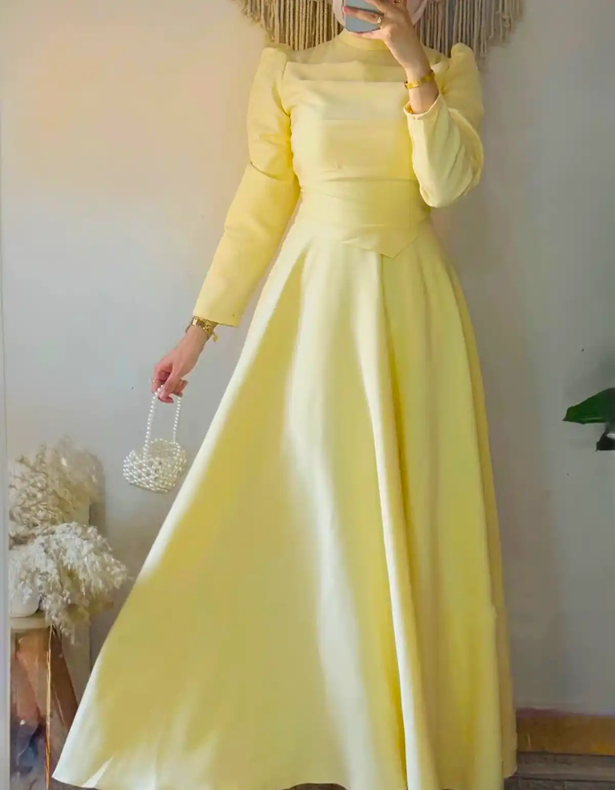 پیراهن ساده و بلند زنانه