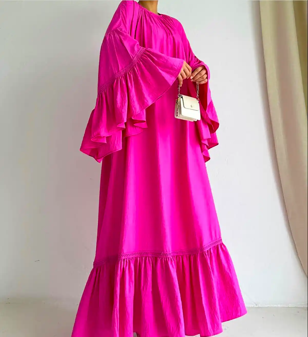 پیراهن ساده و بلند زنانه