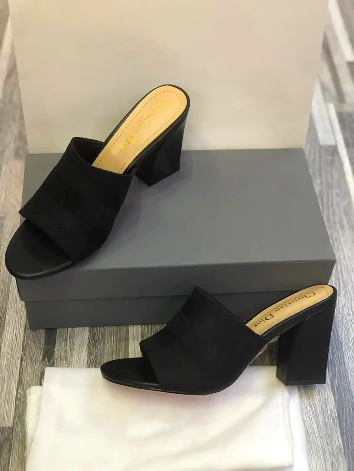 صندل پاشنه دار زیبا