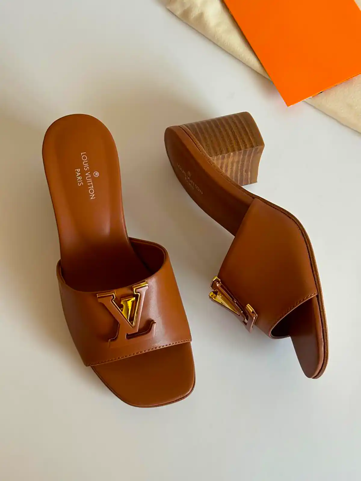 صندل پاشنه دار زیبا