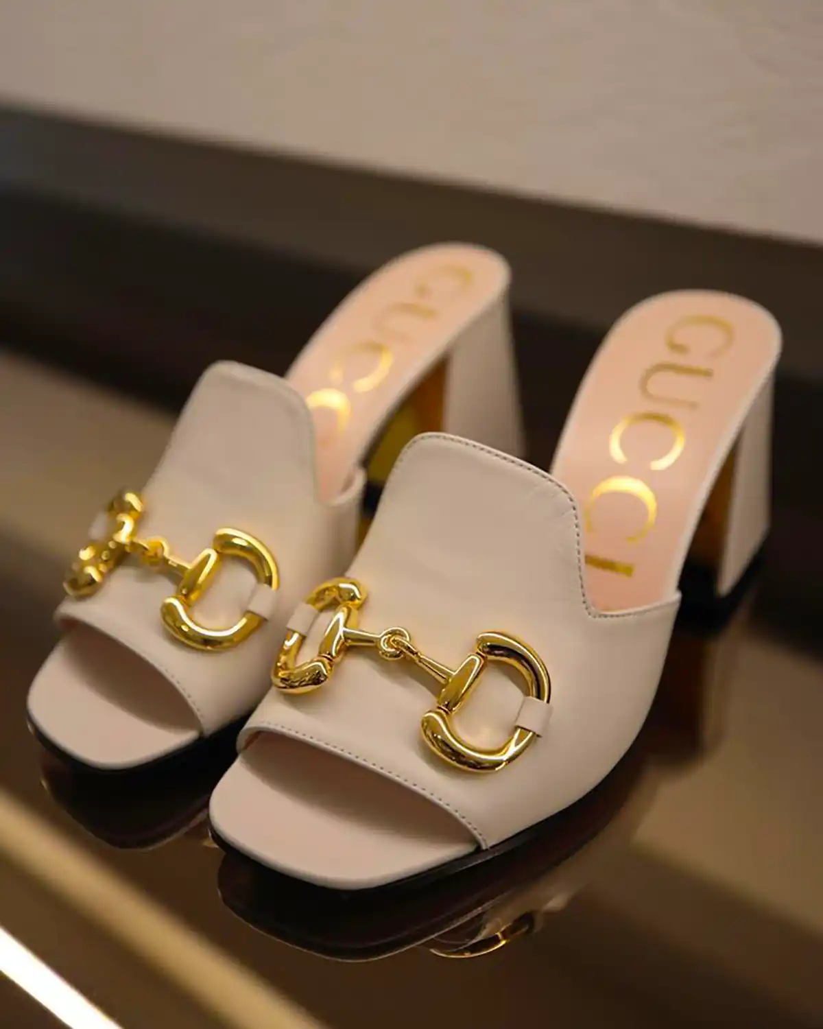 صندل پاشنه دار زیبا