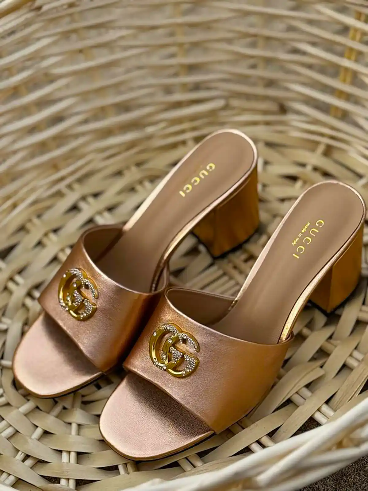 صندل پاشنه دار زیبا